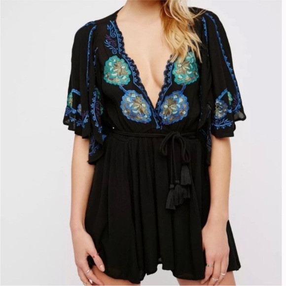 Free People Dresses & Skirts - Free People womans boho Cora Embroidered Mini Dress size XS